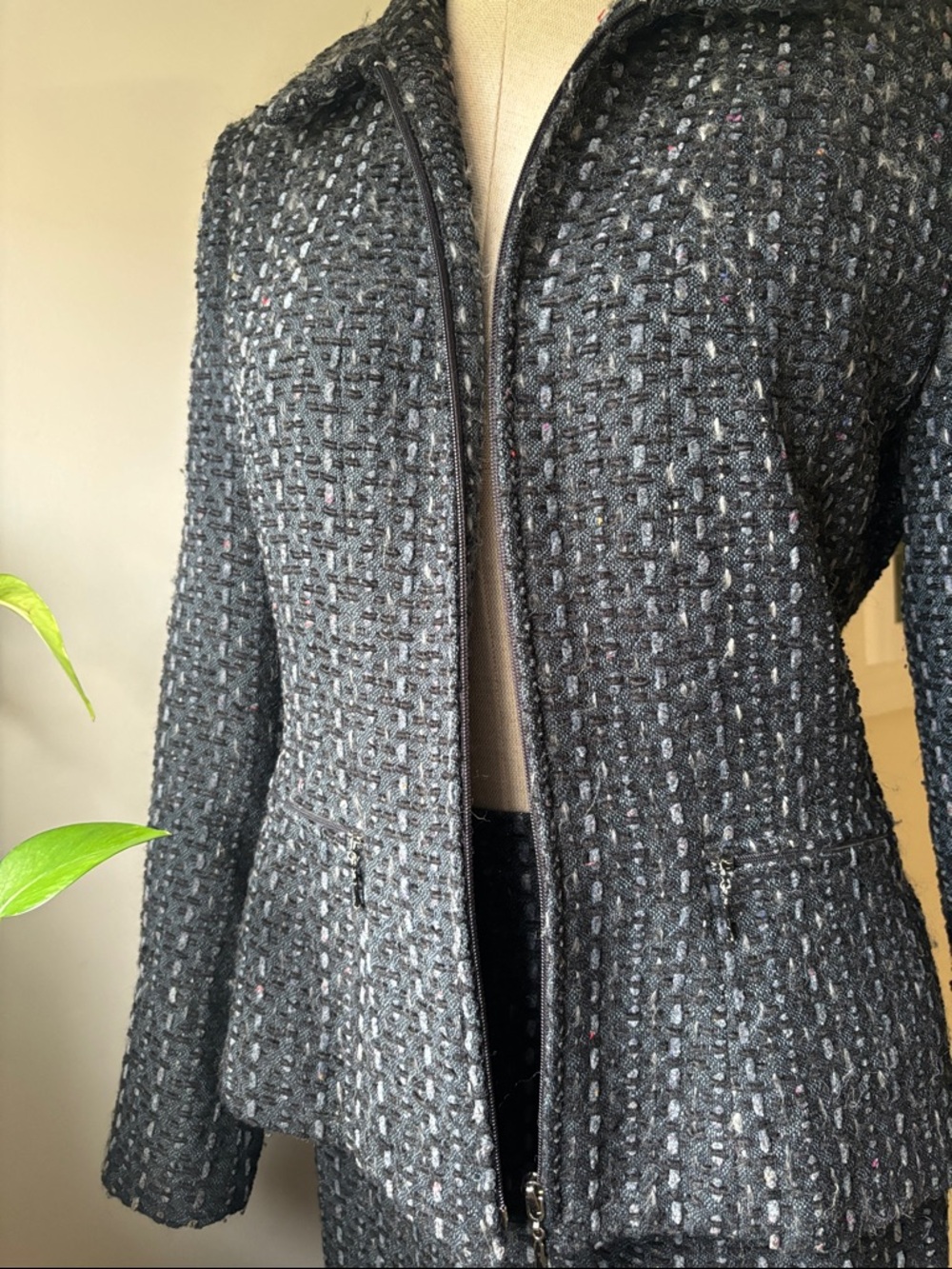 HOLT RENFREW vintage wool skirt suit - Picture 6 of 11